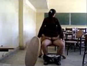 comendo minha professora na sala de aula