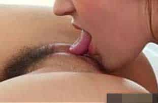 dando lambida gostosa na xoxota