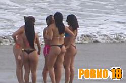 barbie maconheira fuma baseado na praia