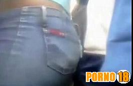 encoxando no onibus