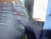 Encoxando no onibus esfregando pica na novinha